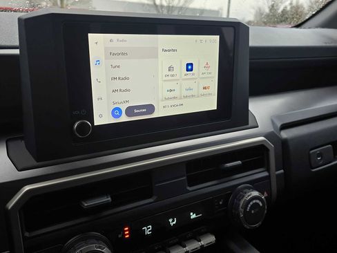 Certified 2025 Toyota 4Runner TRD Off-Road image 29