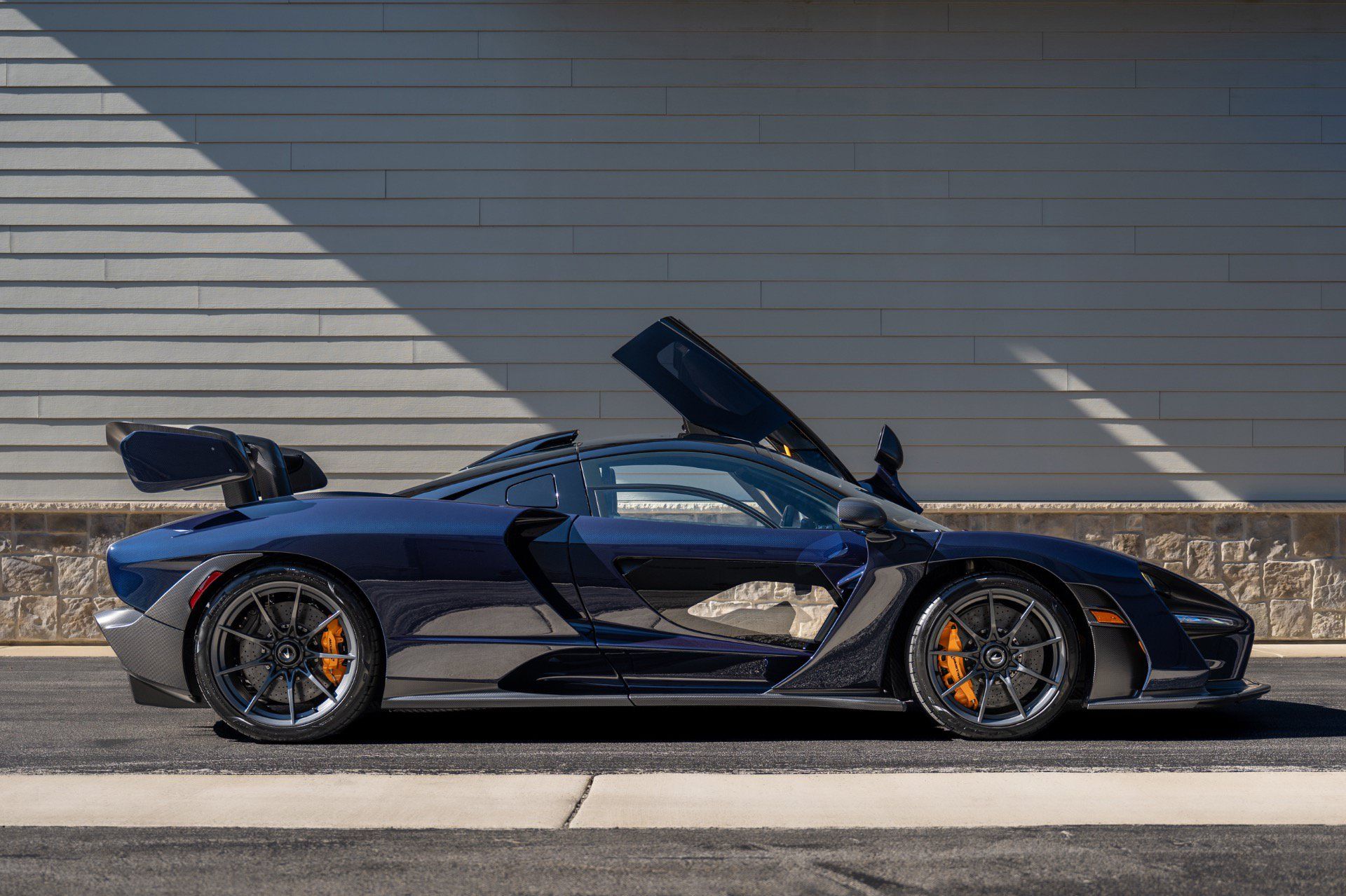 Used 2019 McLaren Senna RWD image 70