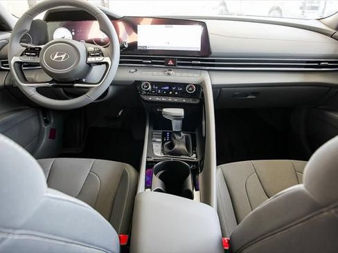 Used 2024 Hyundai Elantra SEL w/ Convenience Package FWD image 22