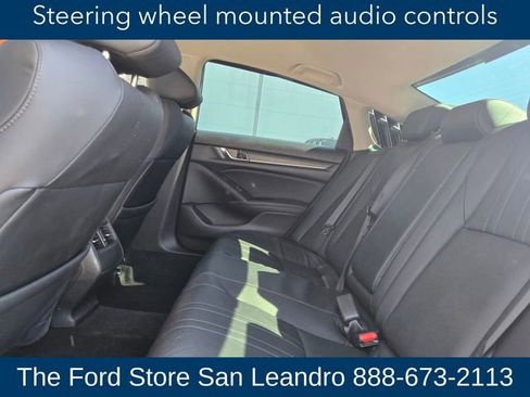 Used 2018 Honda Accord Touring image 16