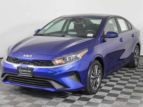 Used 2024 Kia Forte LXS image 3