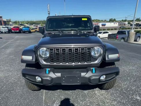 Used 2024 Jeep Wrangler Sport S image 4