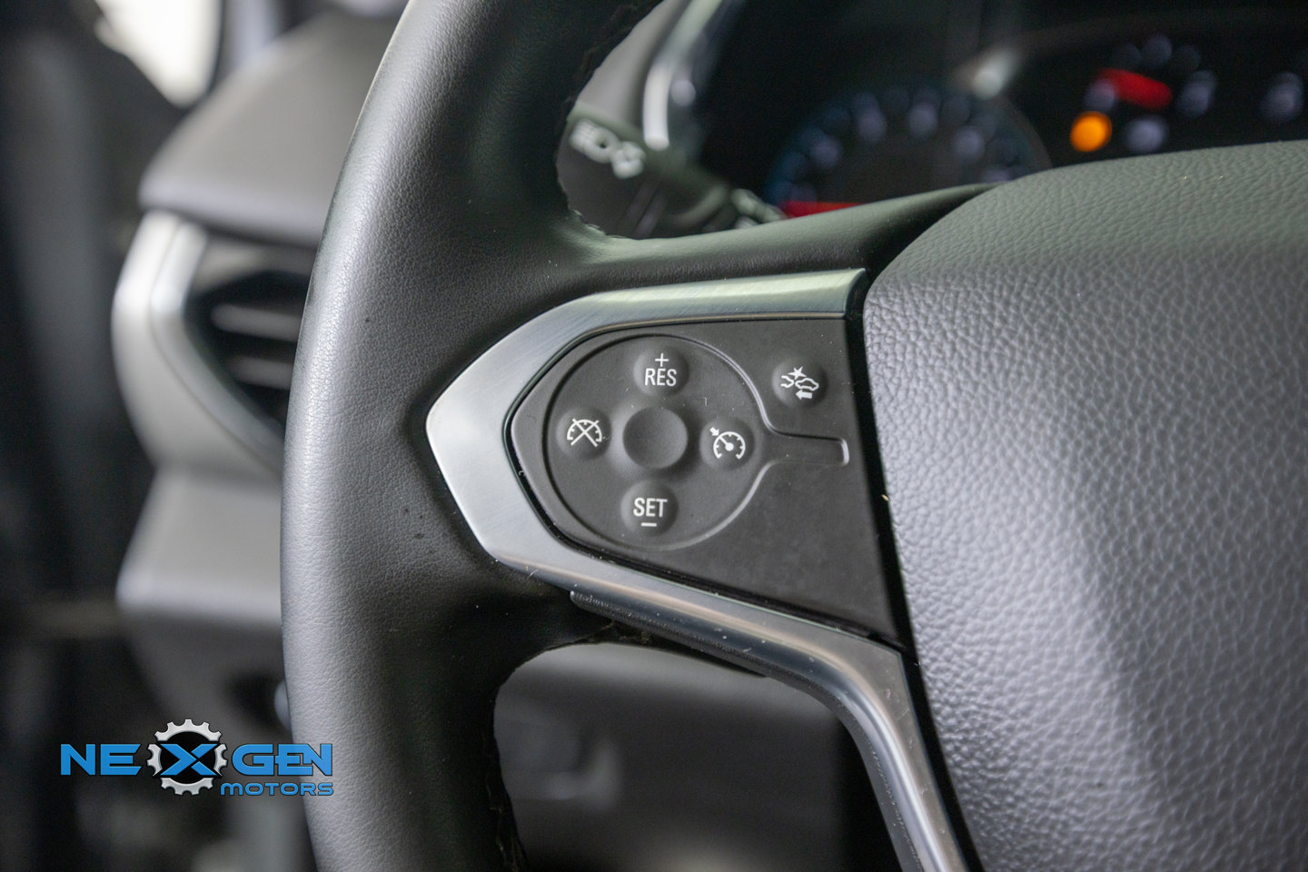 Used 2023 Chevrolet Traverse LT w/ LPO, Floor Liner Package AWD/4WD image 15