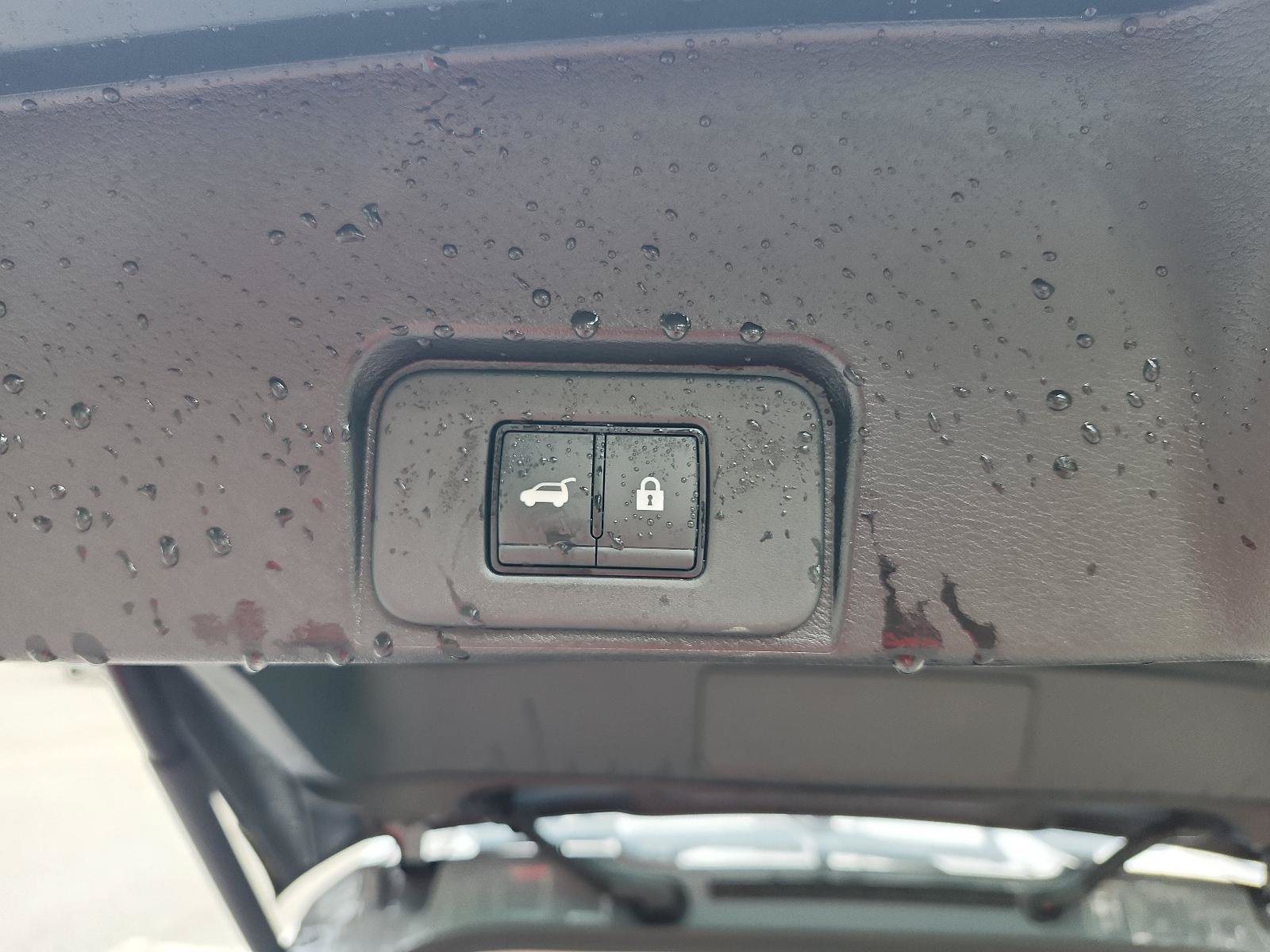 Used 2025 Nissan Rogue SV AWD/4WD image 11