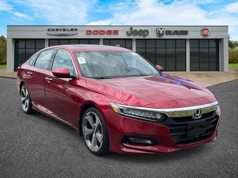 Used 2018 Honda Accord Touring image 1