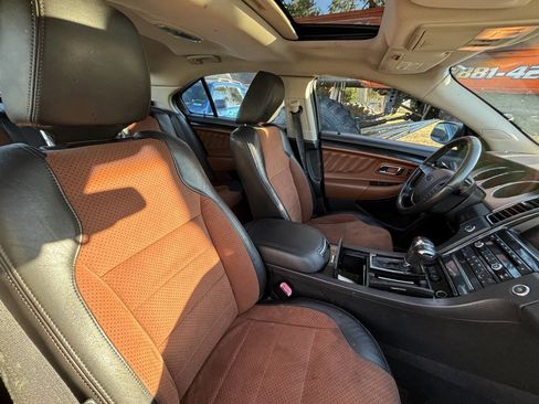 Used 2010 Ford Taurus SHO image 17