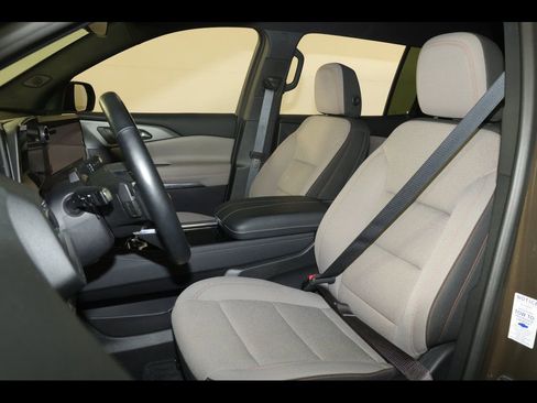 Used 2024 Chevrolet Traverse LT w/ Enhanced Driving Package FWD image 48
