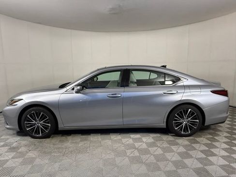 Used 2024 Lexus ES 350 w/ Premium Package FWD image 3
