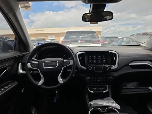 Used 2023 GMC Terrain SLT w/ Tech Package FWD image 7