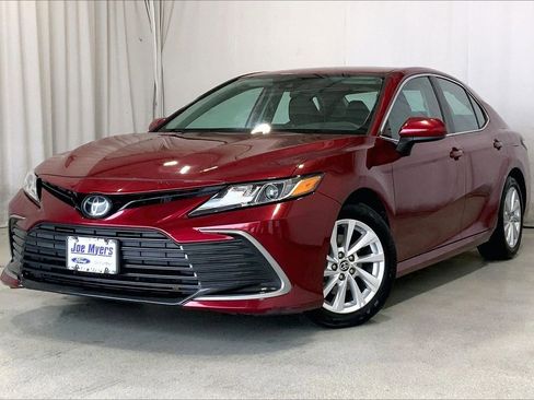 Used 2022 Toyota Camry LE FWD image 12
