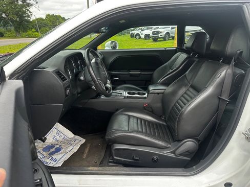 Used 2013 Dodge Challenger SXT image 14
