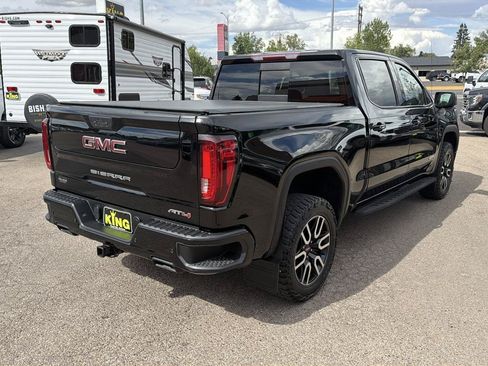 Used 2022 GMC Sierra 1500 AT4 w/ AT4 Premium Package AWD/4WD image 3