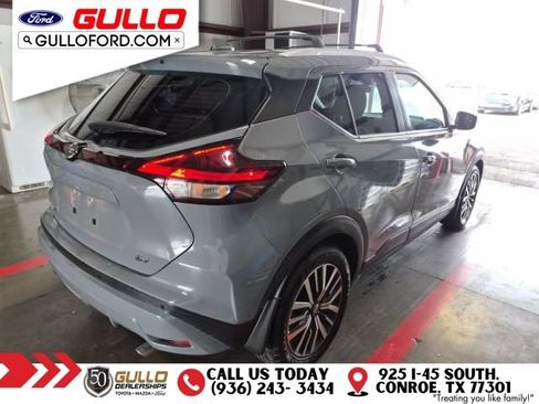 Used 2021 Nissan Kicks SV w/ Exterior Package FWD image 2