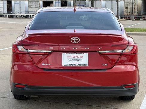 Used 2025 Toyota Camry LE w/ Convenience Package image 5