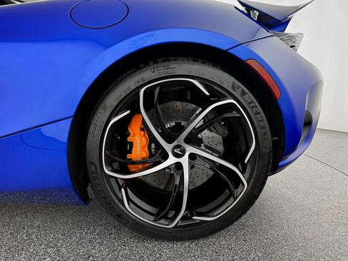 Used 2024 McLaren 750S Spider RWD image 30
