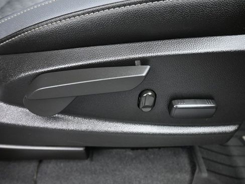 Used 2020 Chevrolet Colorado Z71 w/ Z71 Midnight Edition image 45