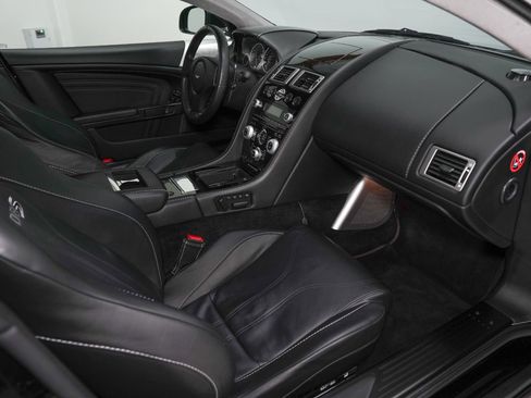 Used 2010 Aston Martin DBS Coupe image 4