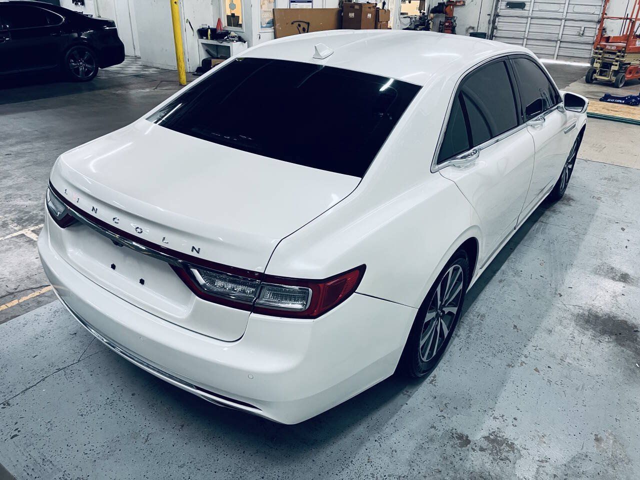 Used 2019 Lincoln Continental Premiere FWD image 9