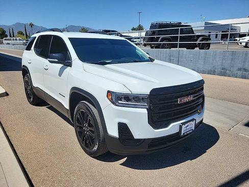 Used 2023 GMC Acadia SLE w/ Driver Convenience Package FWD image 9