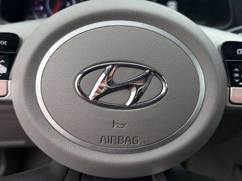 Used 2023 Hyundai Elantra SEL FWD image 7