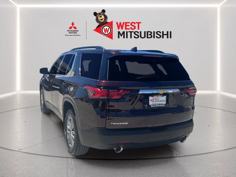 Used 2023 Chevrolet Traverse LT FWD image 4