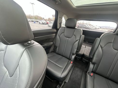 Used 2023 Kia Sorento SX image 14
