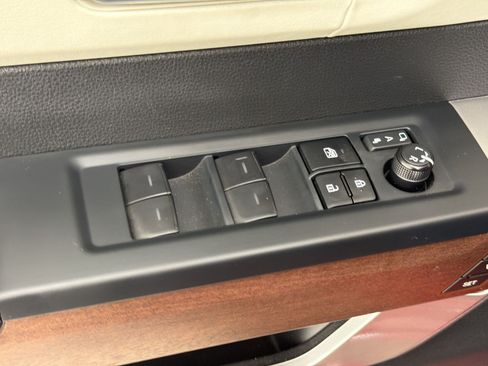 Used 2025 Toyota Sequoia Capstone AWD/4WD image 13