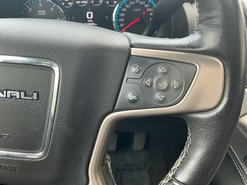 Used 2018 GMC Yukon XL Denali w/ Denali Ultimate Package AWD/4WD image 22