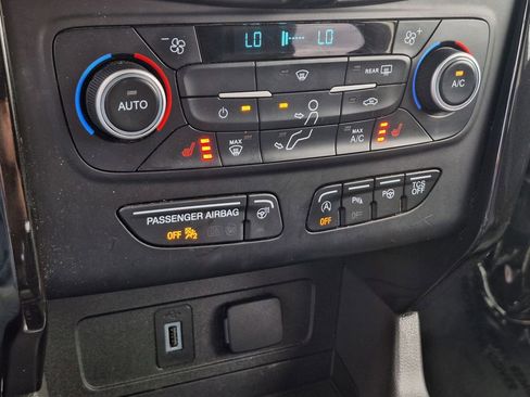 Used 2018 Ford Escape Titanium w/ Ford Safe & Smart Package AWD/4WD image 23