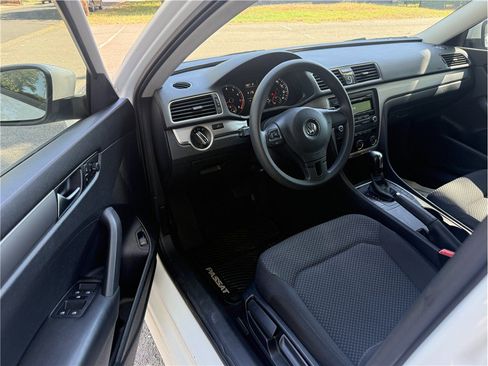 Used 2015 Volkswagen Passat 1.8T S FWD image 9