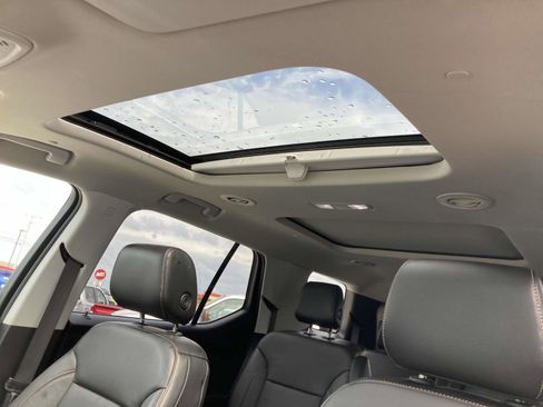 Used 2018 Chevrolet Traverse LT image 15