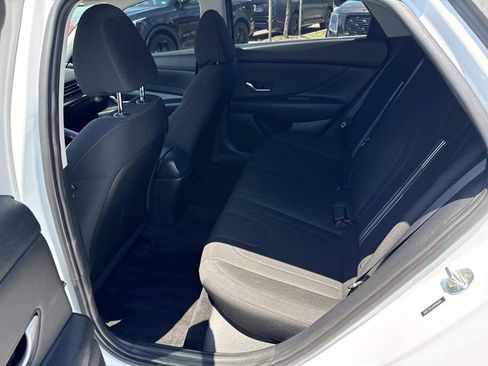 Used 2022 Hyundai Elantra SEL w/ Convenience Package FWD image 16