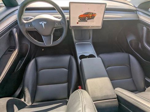 Used 2023 Tesla Model 3 Standard Range image 18