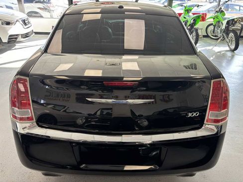Used 2014 Chrysler 300 image 10