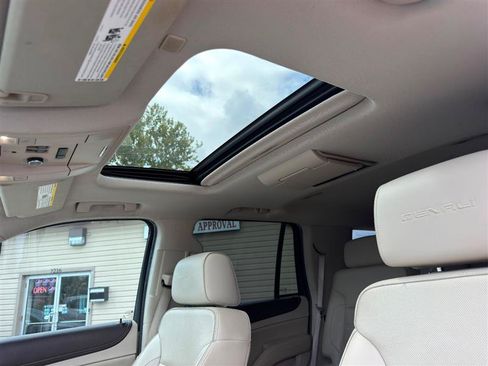 Used 2017 GMC Yukon Denali w/ Open Road Package AWD/4WD image 21