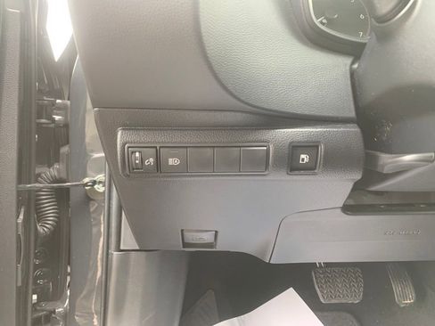 Used 2025 Toyota Corolla LE image 14