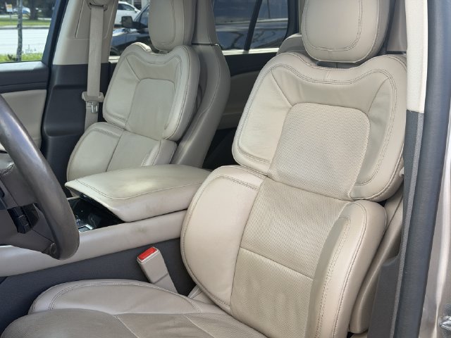Used 2021 Lincoln Aviator Grand Touring w/ Equipment Group 302A AWD/4WD image 14