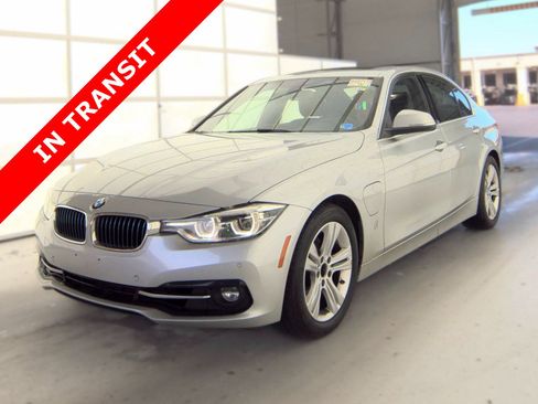 Used 2017 BMW 330e RWD image 1