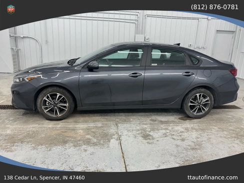 Used 2024 Kia Forte LXS w/ LXS Technology Package FWD image 2