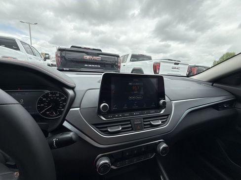 Used 2025 Nissan Altima 2.5 SR image 20