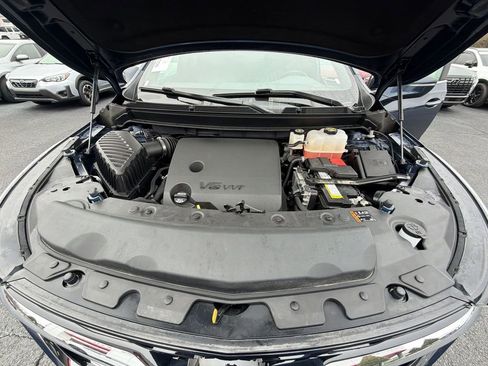 Used 2023 Buick Enclave Essence w/ LPO, Floor Liner Package FWD image 31