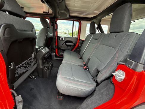 Used 2024 Jeep Wrangler Unlimited Rubicon AWD/4WD image 33