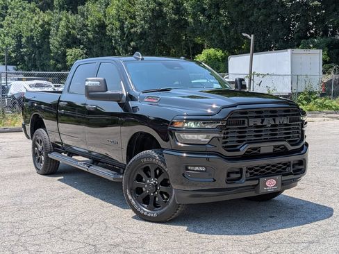 Used 2025 RAM 2500 Big Horn AWD/4WD image 1
