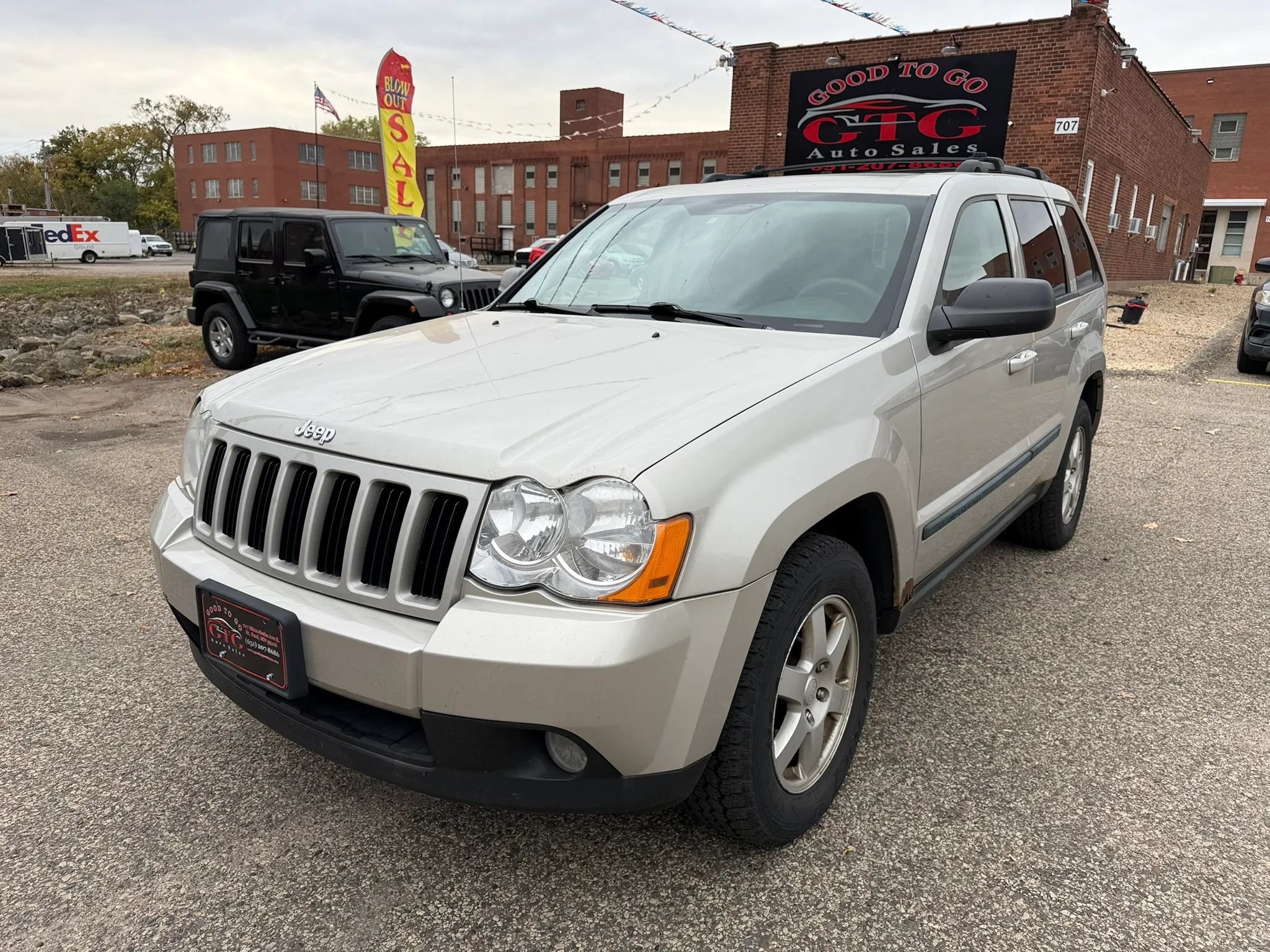 Used 2008 Jeep Grand Cherokee Laredo w/ Sun/Sound Group AWD/4WD image 2