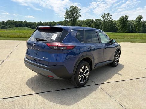 Used 2023 Nissan Rogue SV AWD/4WD image 6