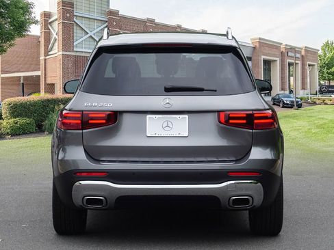 New 2025 Mercedes-Benz GLB 250 4MATIC image 5
