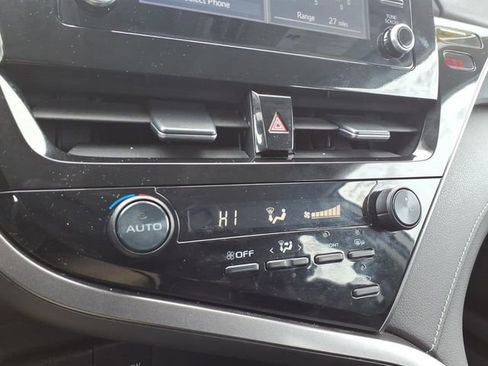 Used 2024 Toyota Camry SE image 20