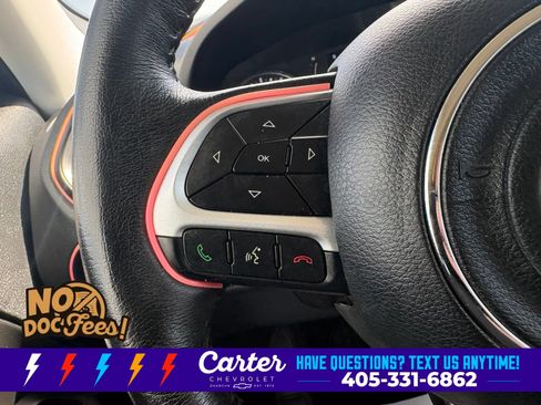 Used 2023 Jeep Renegade Latitude w/ Premium Group AWD/4WD image 29