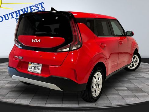 Used 2023 Kia Soul LX w/ Option Group 015 FWD image 7