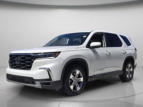 Certified 2024 Honda Pilot EX-L image 9